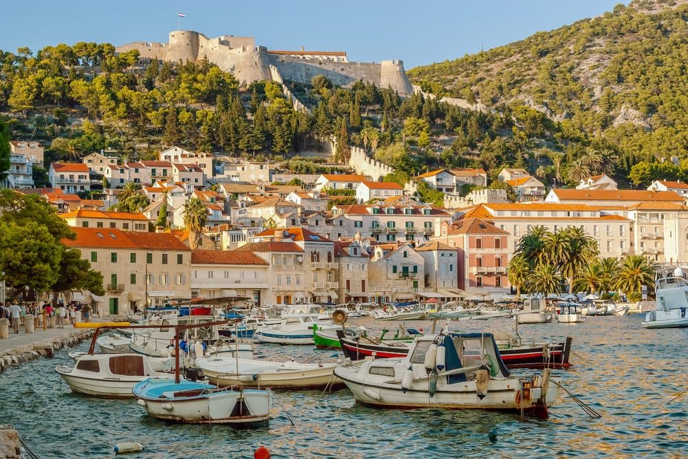 hvar 2